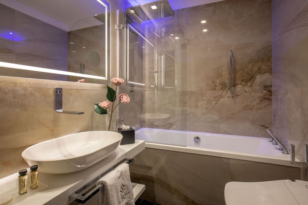 Hotel La Place Standard Double Room 3