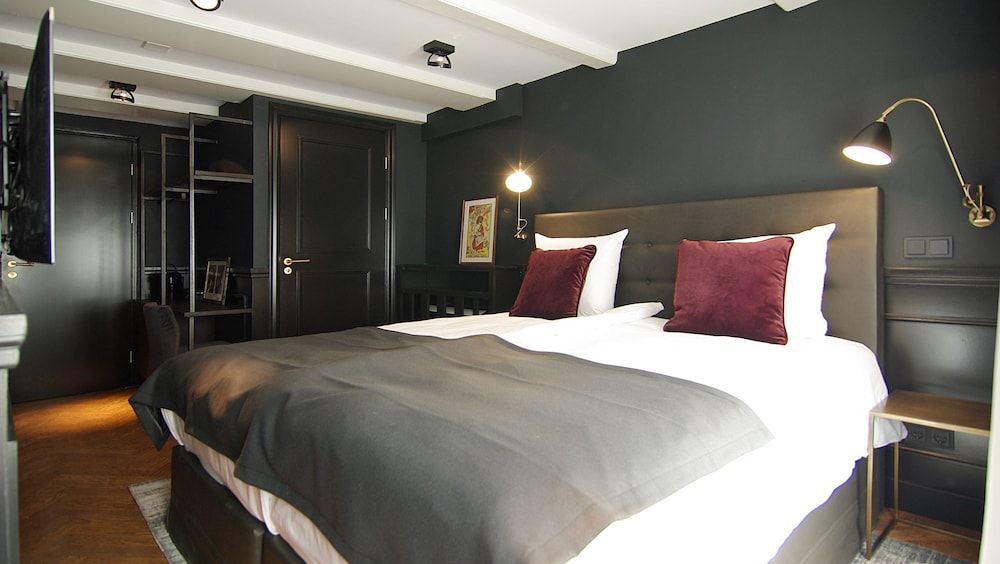 undefined The Bolster 5