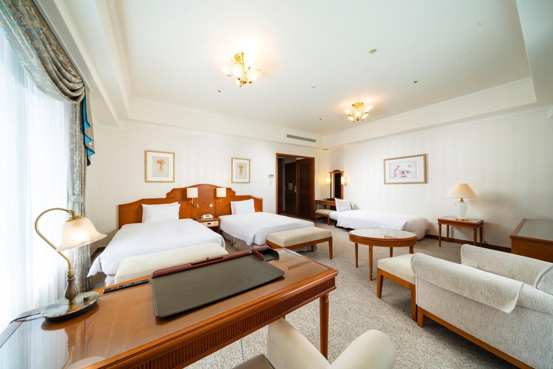 Junior Suite - Non-Smoking