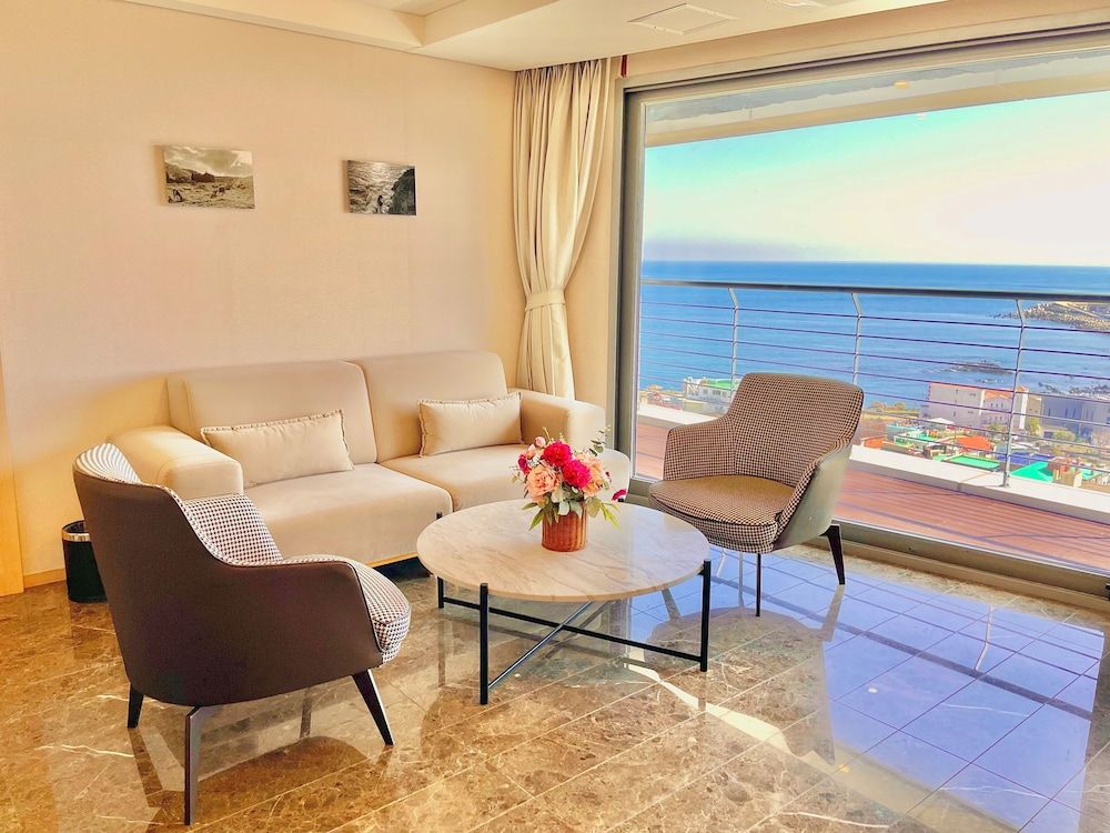 Hotel Bridge Seogwipo Royal Suite, Panorama View