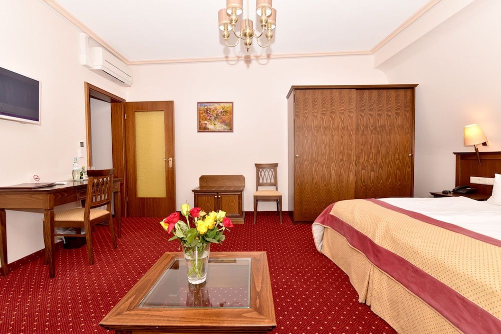 undefined Hotel Römerhof 9