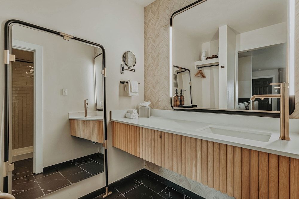 Gulf Hills Hotel & Resort King with Kitchenette (Bistro) 3