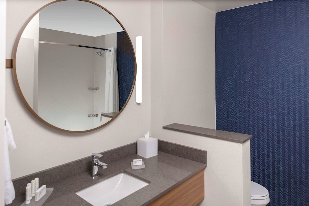 Suite, Multiple Beds, Non Smoking (Mobility Accessible, Tub)