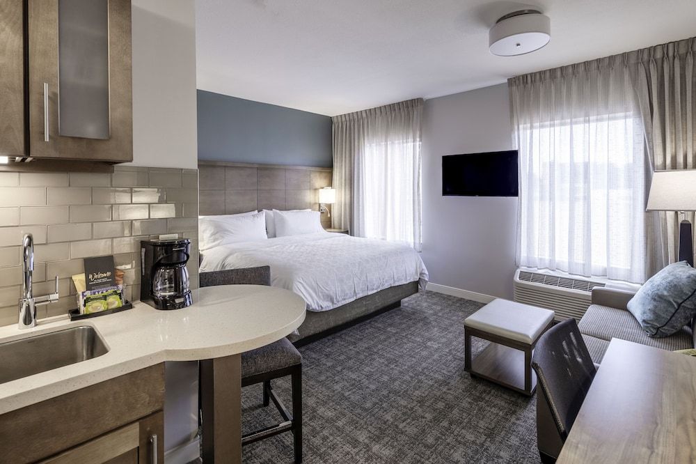 Suite, 1 Bedroom, Mobility Accessible, Kitchen (Transfer Shower)