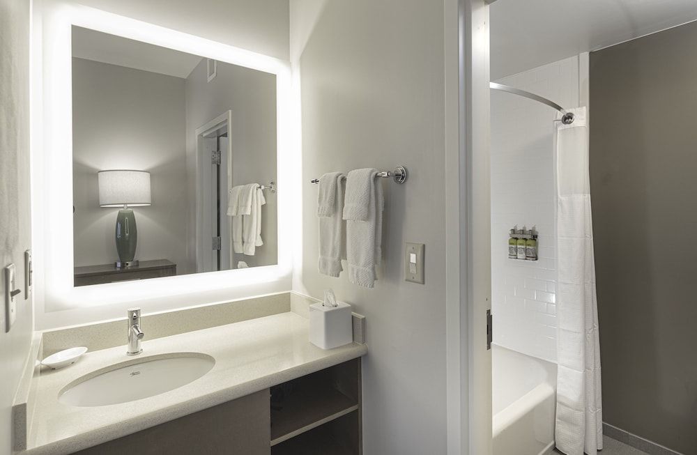 Studio Suite, 1 King Bed, Accessible, Kitchen (Communications)