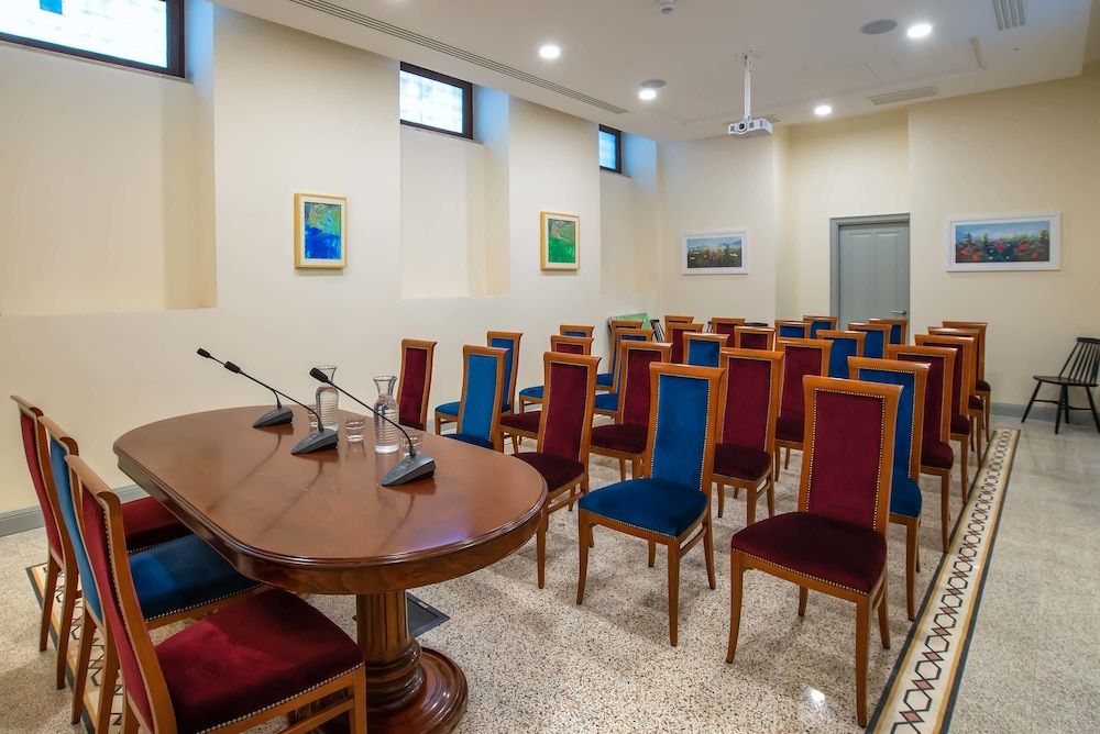 undefined Albergo Etico Roma 10
