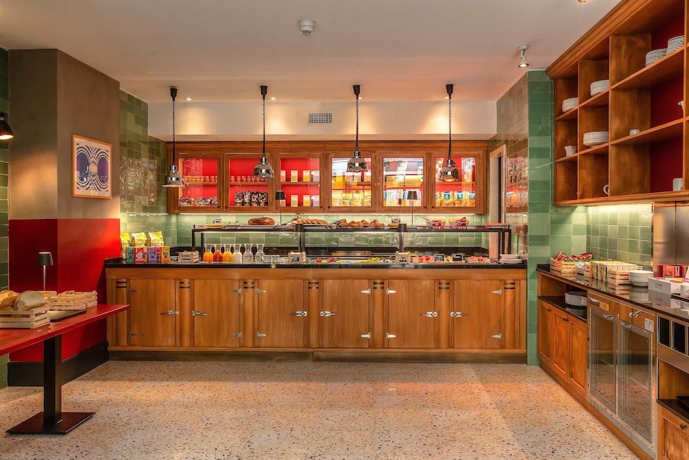 undefined Albergo Etico Roma 8