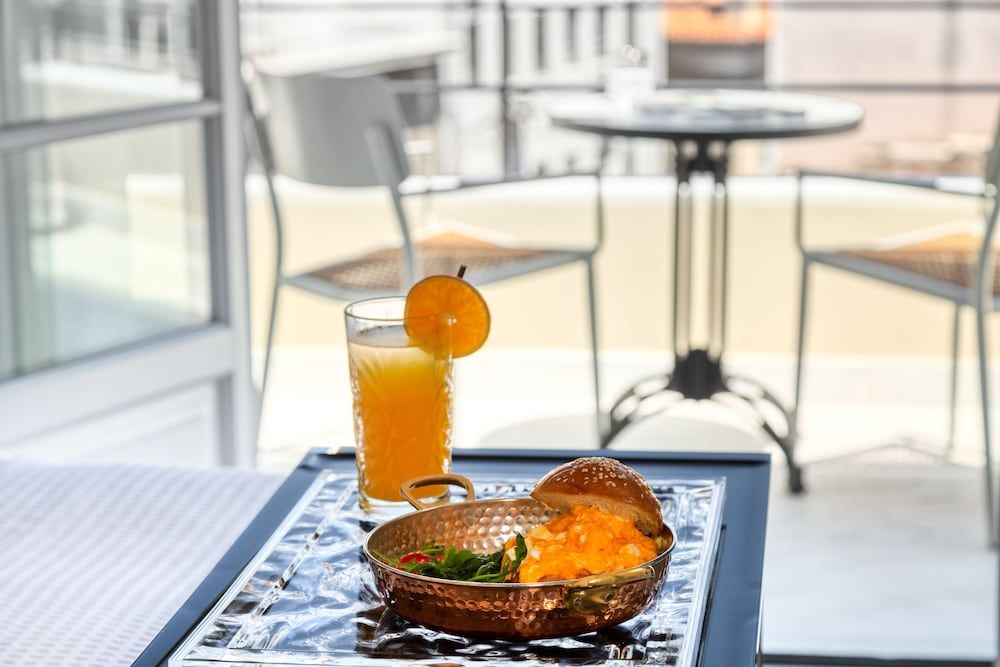 Room Service - Dining