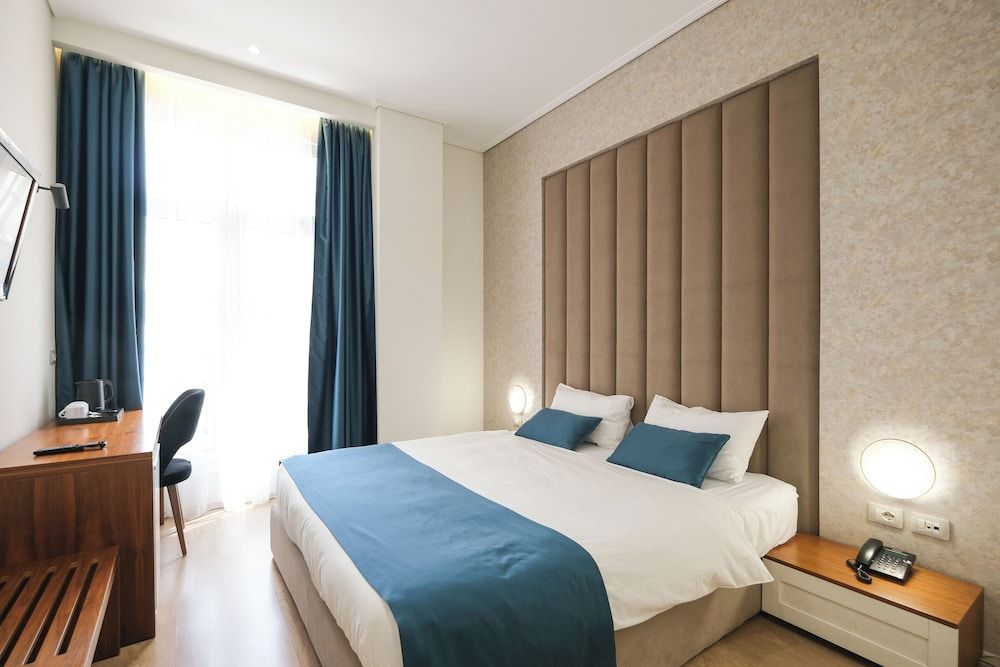 Golden City Hotel, Tirana