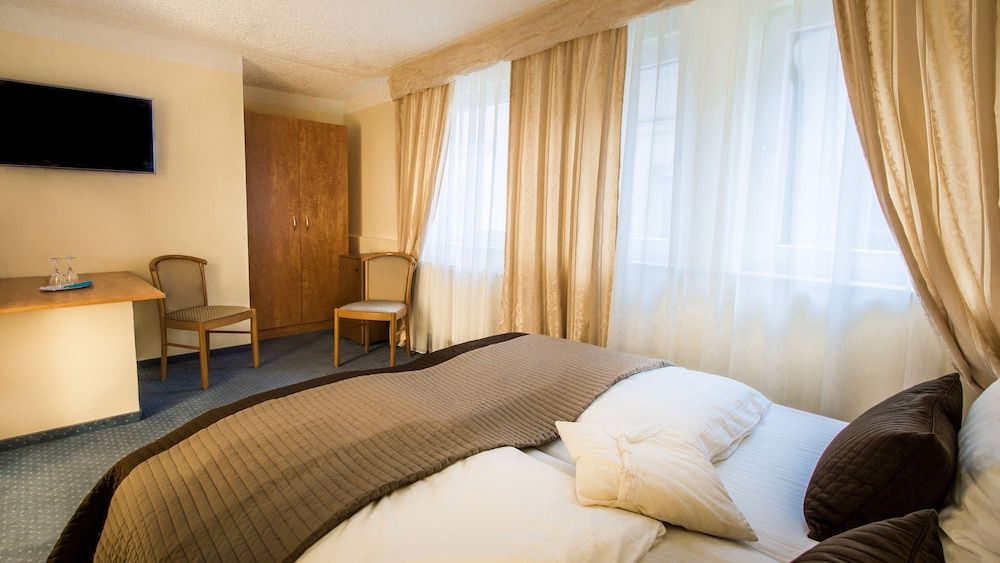 Hotel Loehr Classic Double Room (Lichtentaler Strasse 19) 2