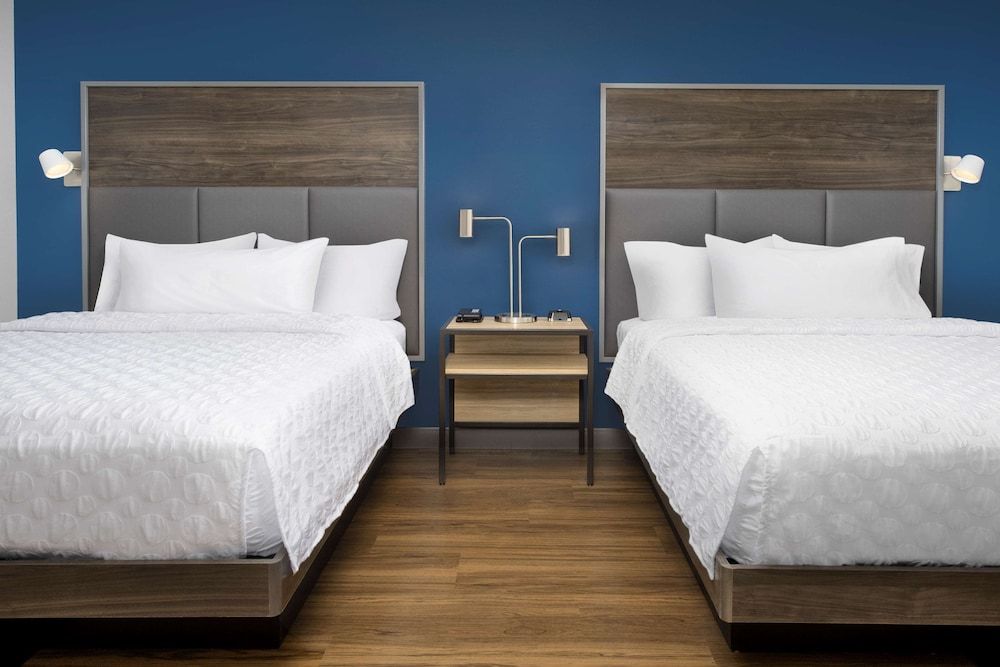 Room, 2 Queen Beds, Accessible, Bathtub