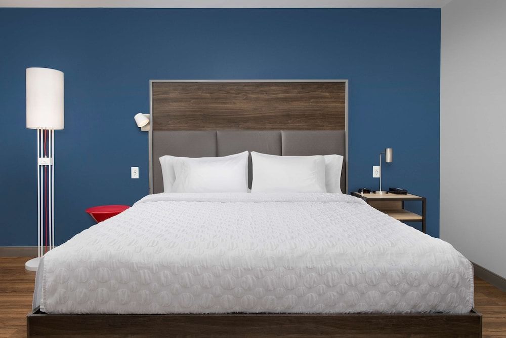 Room, 1 King Bed, Accessible (Hearing)