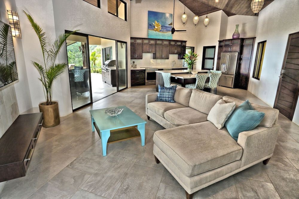 Golden Pineapple Villas Villa, 2 Bedrooms, Private Pool, Ocean View 6