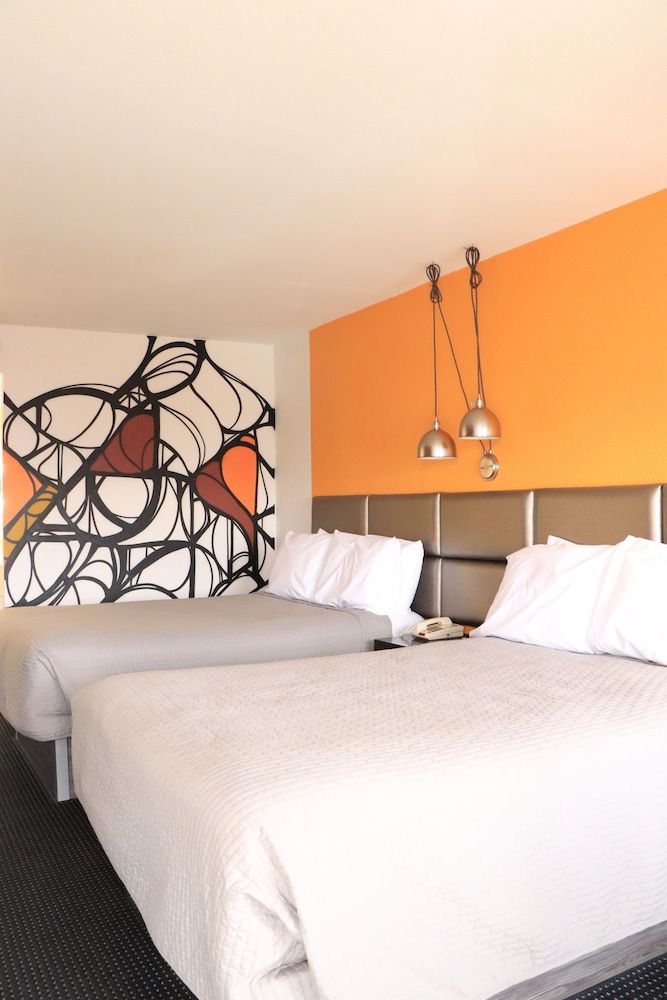 Family Room, Multiple Beds
