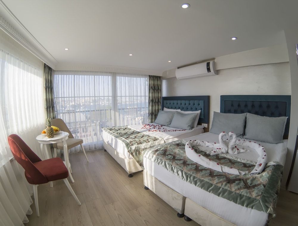 Deluxe Double or Twin Room, Multiple Bedrooms, Jetted Tub, Sea View