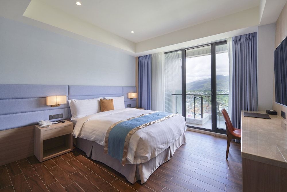 Elite, Double, Mountain View