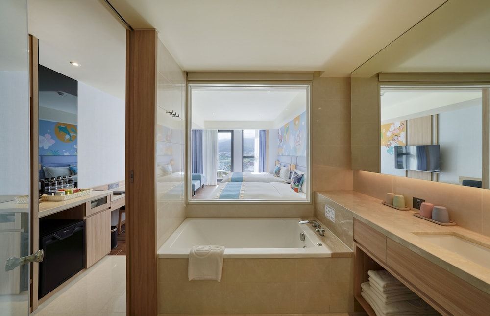 Lan Yang Seaview Hotel Kid-themed Family Room with Mountain View 4