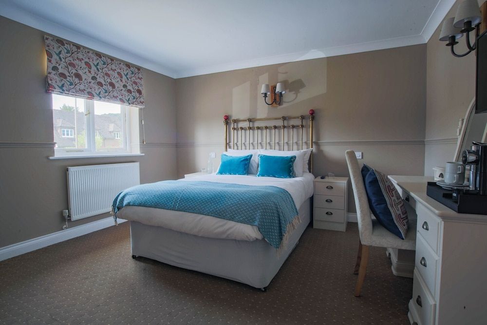 The Cricketers Inn Double Room, Ensuite (Room 1) 7