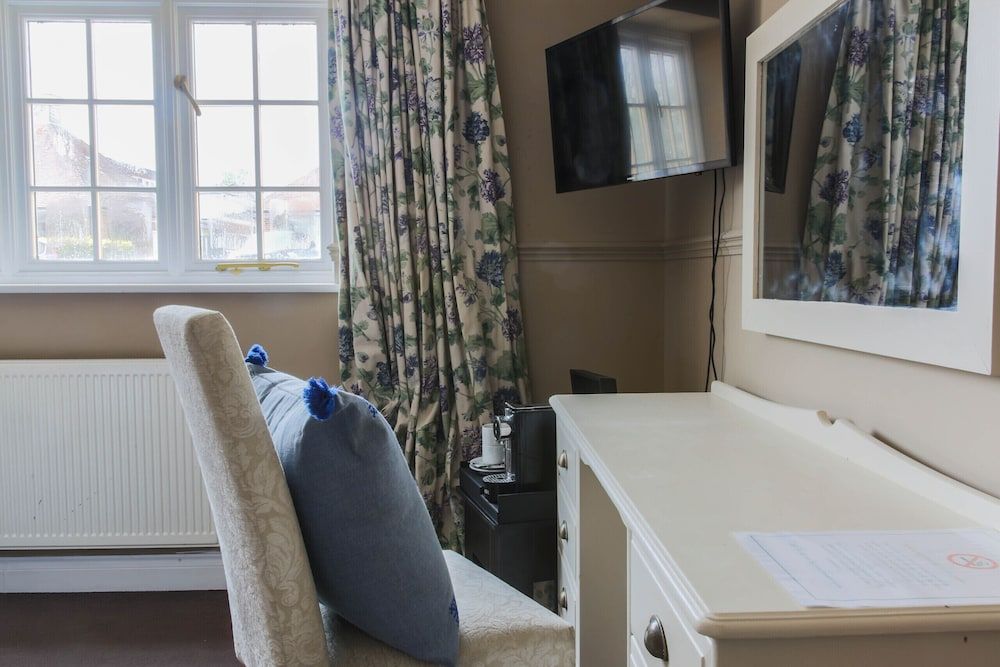 The Cricketers Inn Double or Twin Room, Accessible, Ensuite 5