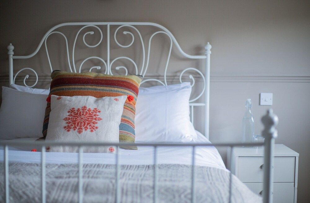 The Cricketers Inn Double Room, Ensuite (Room 1) 6