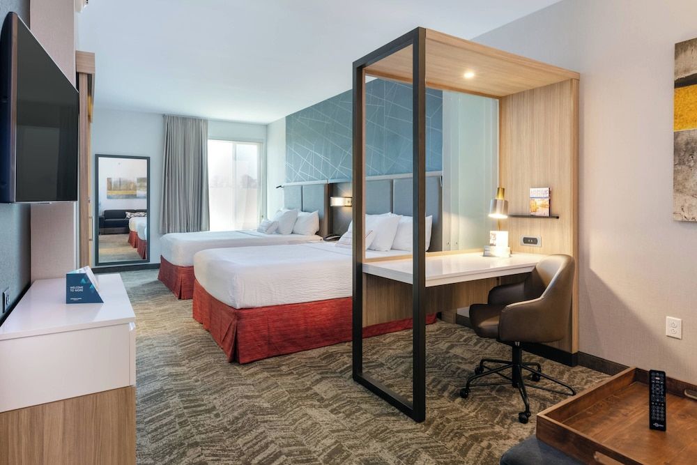 Suite, 2 Queen Beds (Hearing Accessible)