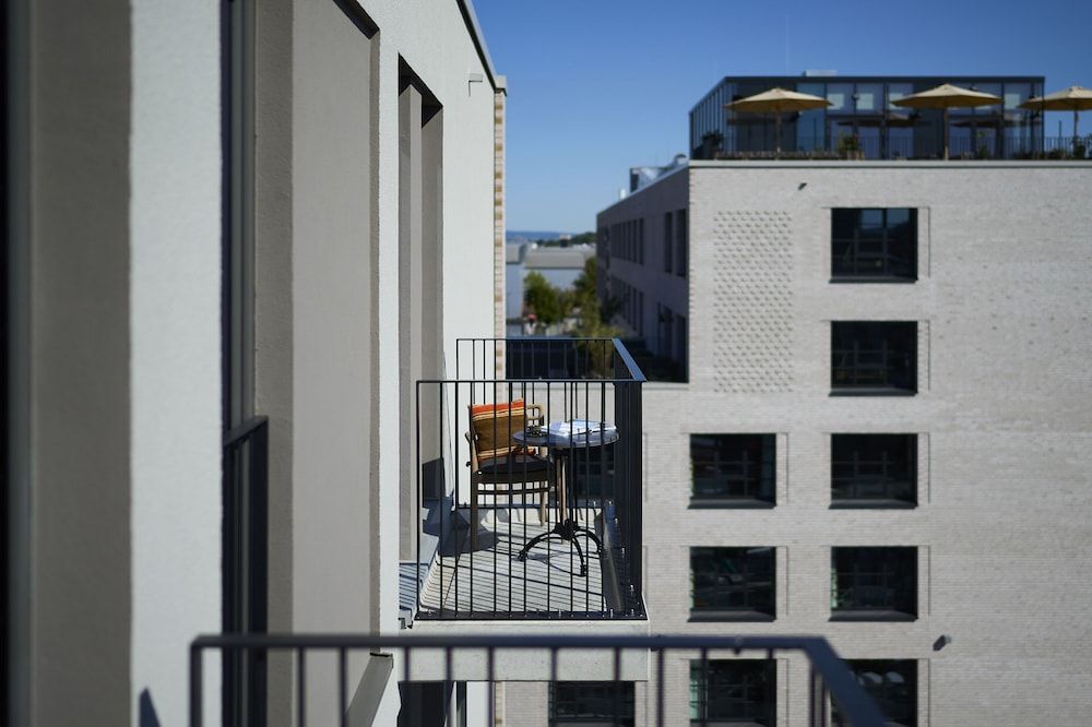 FREIgeist Homes - Serviced Apartments Studio Loft Large Balcony 2