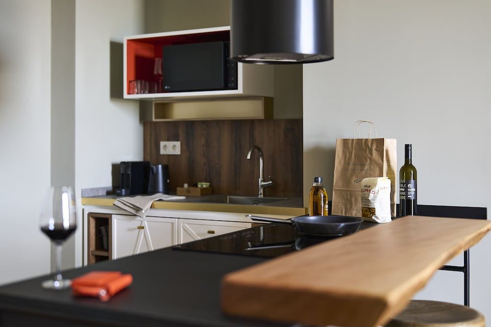 FREIgeist Homes - Serviced Apartments Studio Loft Large Balcony 8