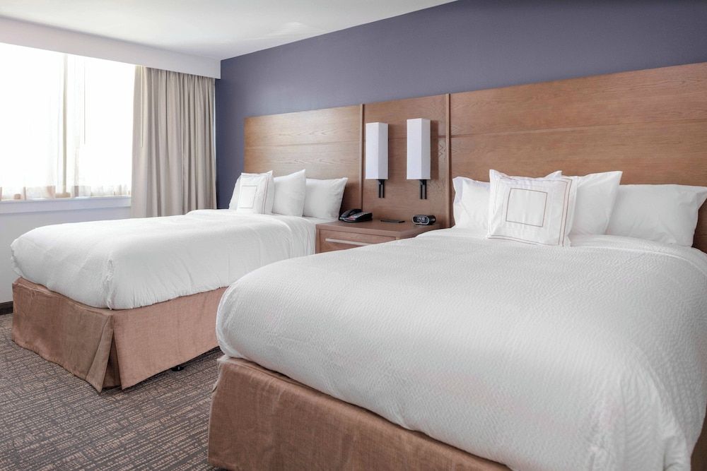 Suite, 1 Bedroom, Non Smoking (Mobility/Hearing Access, Roll-in Shwr)
