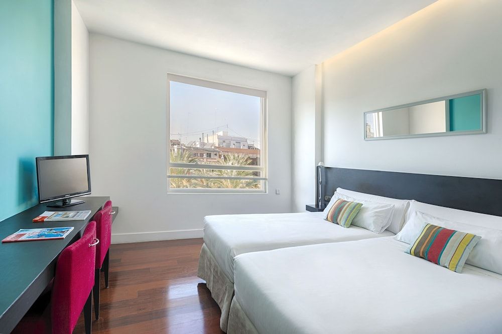 Sea You Hotel Port Valencia Double or Twin Room, Jetted Tub 4