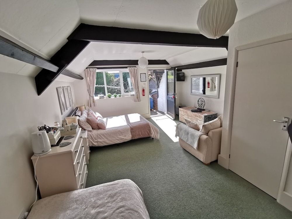 Steps Farmhouse Suite, Ensuite 3