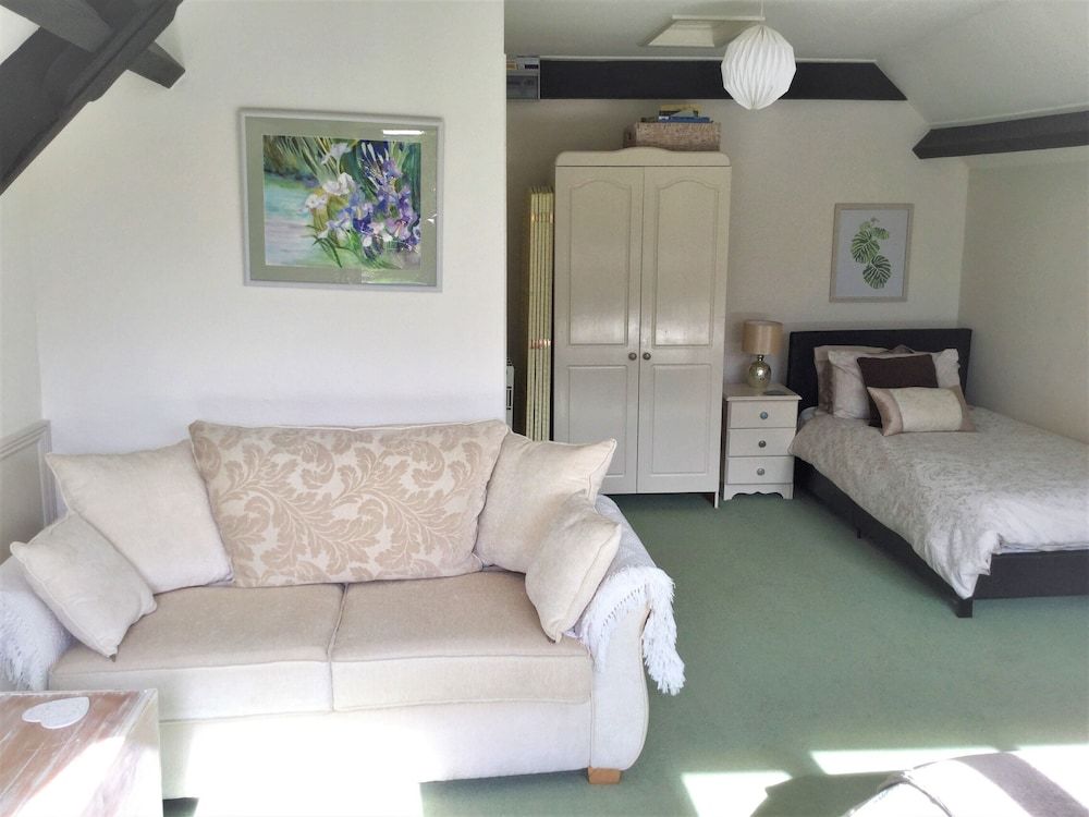 Steps Farmhouse Suite, Ensuite 4