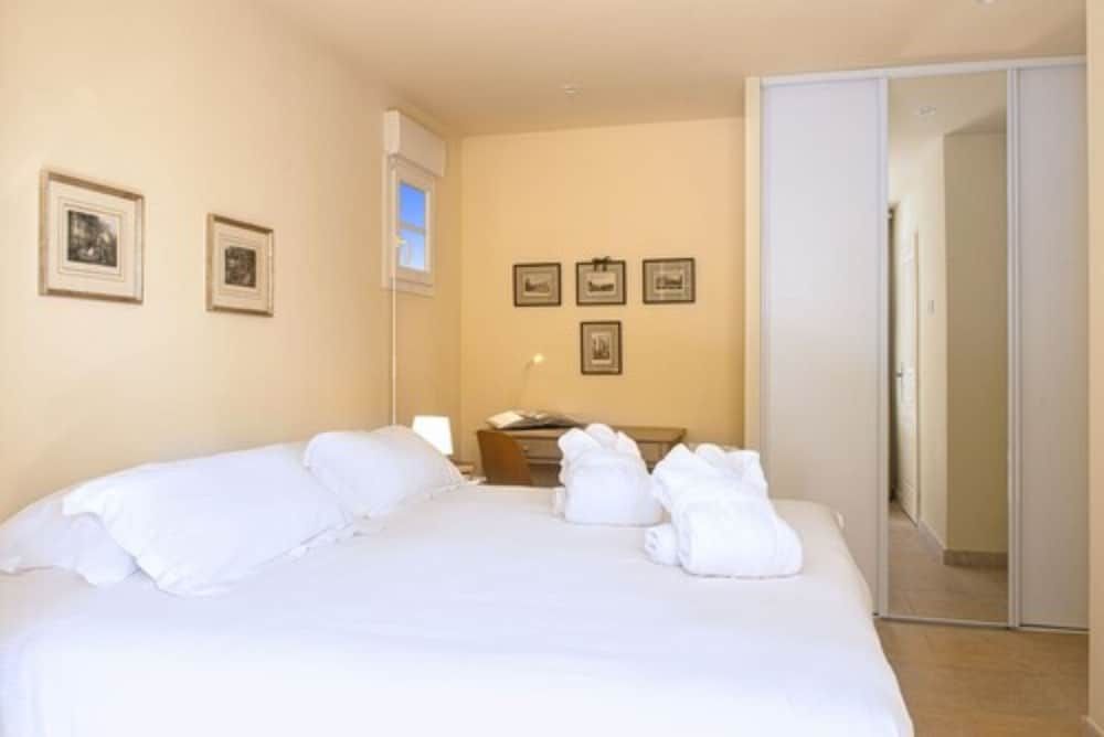 Standard Room, Multiple Beds, Terrace, Valley View