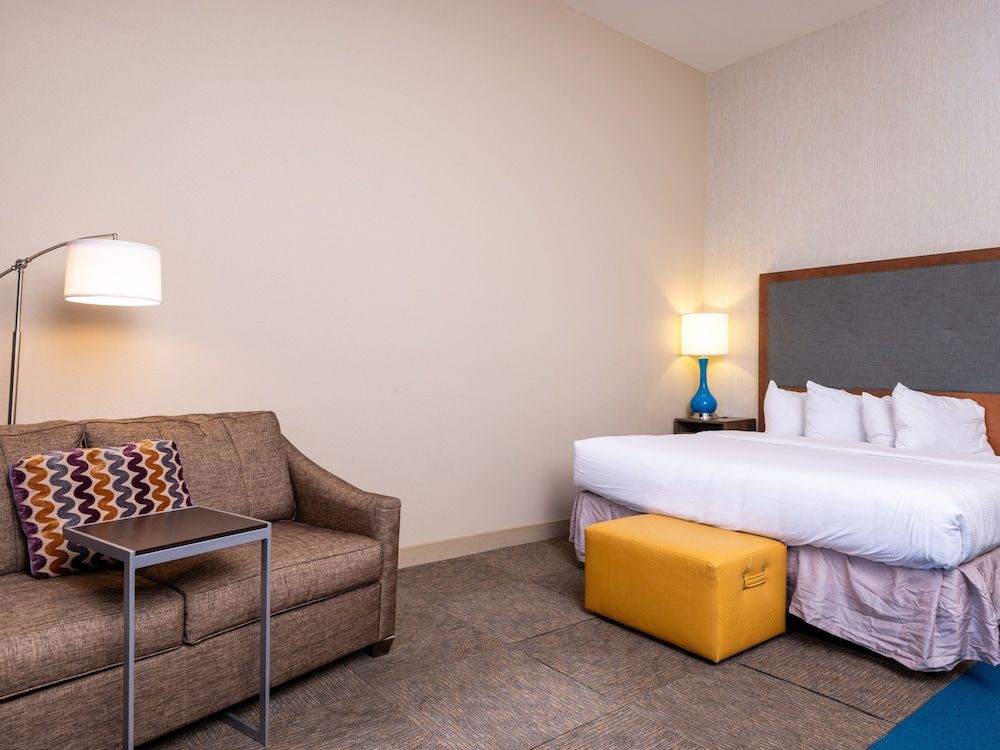 Flag Point Inn & Suites Pratt by FairBridge Studio King Suite 3