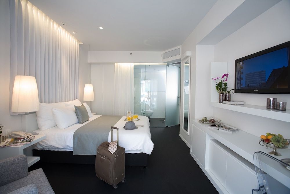 undefined Gordon By The Beach 9