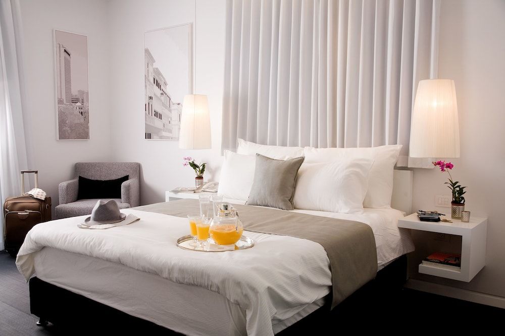 undefined Gordon By The Beach 8