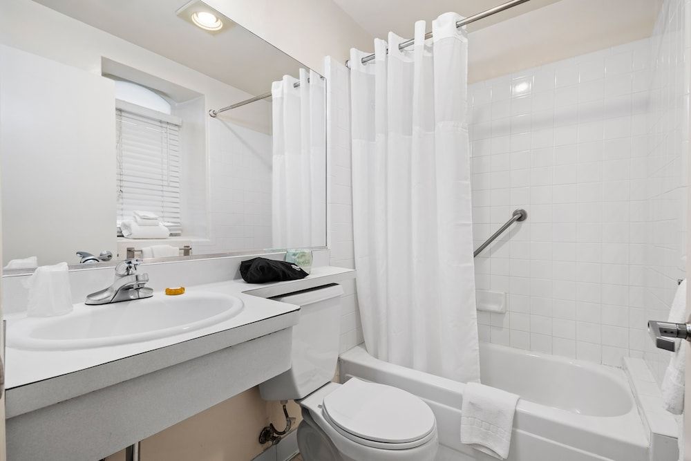 undefined Fitzgerald Hotel 6