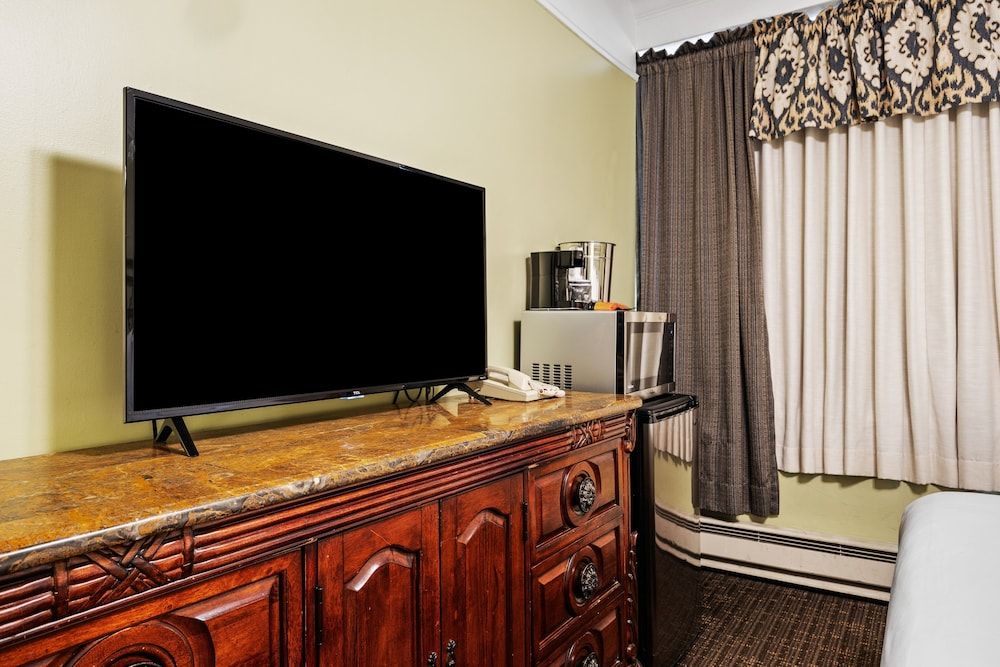 undefined Fitzgerald Hotel 7