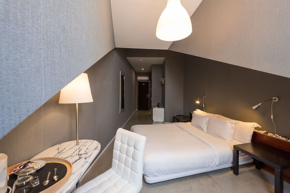 Alfama - Lisbon Lounge Suites Standard Double or Twin Room 6