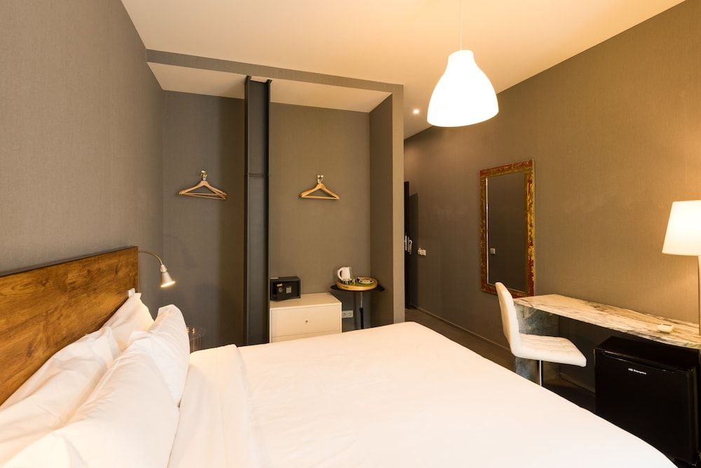 Alfama - Lisbon Lounge Suites Standard Double or Twin Room 3