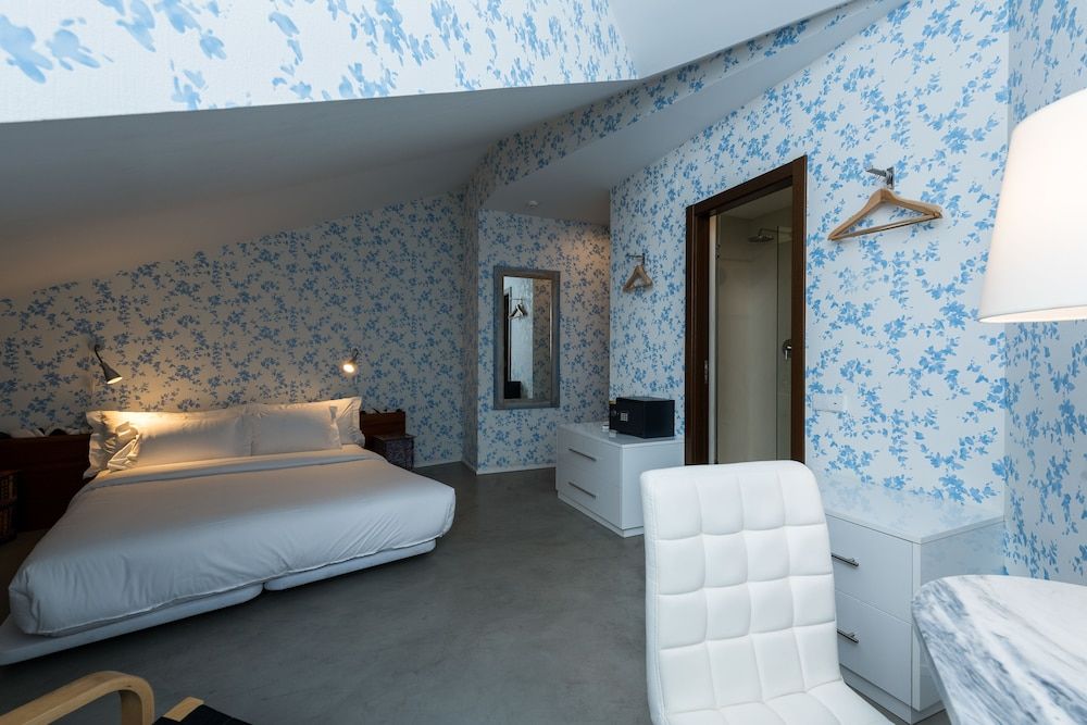 Alfama - Lisbon Lounge Suites Standard Double or Twin Room 9