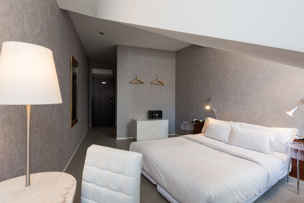 Alfama - Lisbon Lounge Suites Standard Double or Twin Room 5