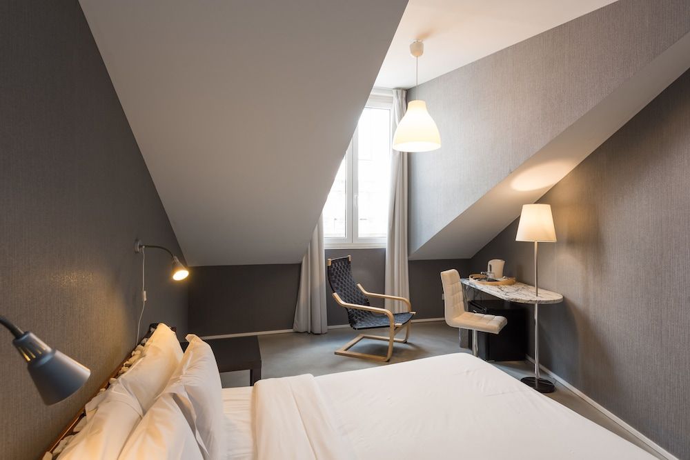 Alfama - Lisbon Lounge Suites Standard Double or Twin Room 11