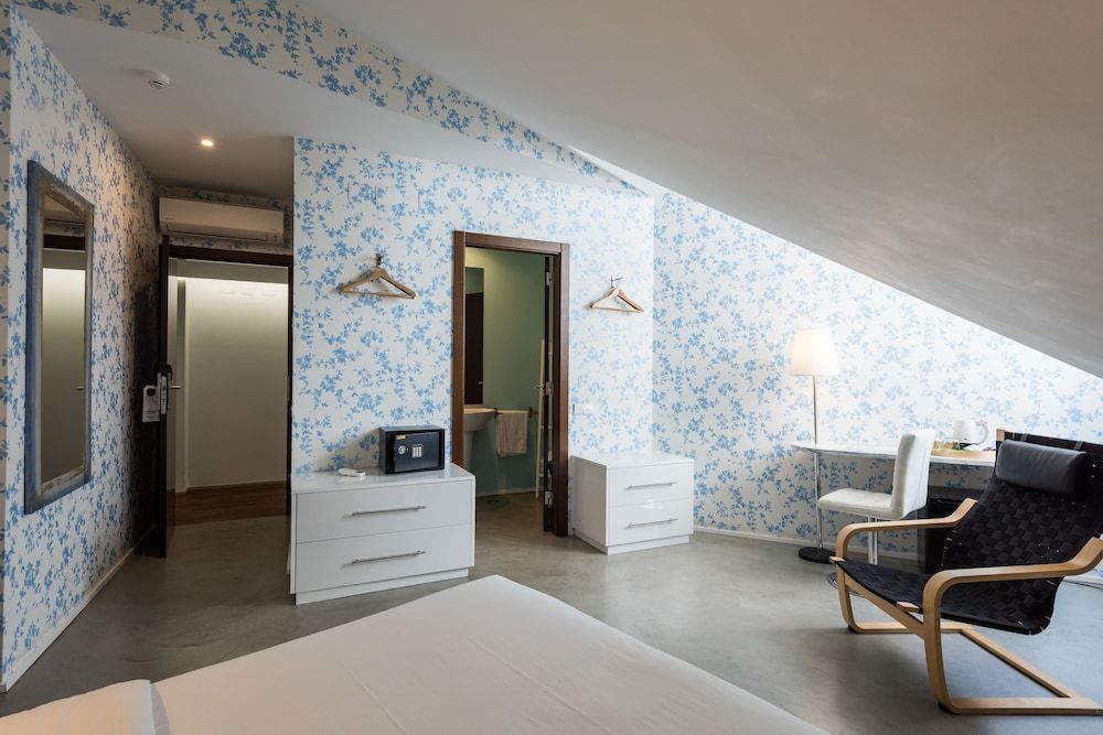 Alfama - Lisbon Lounge Suites Standard Double or Twin Room 8