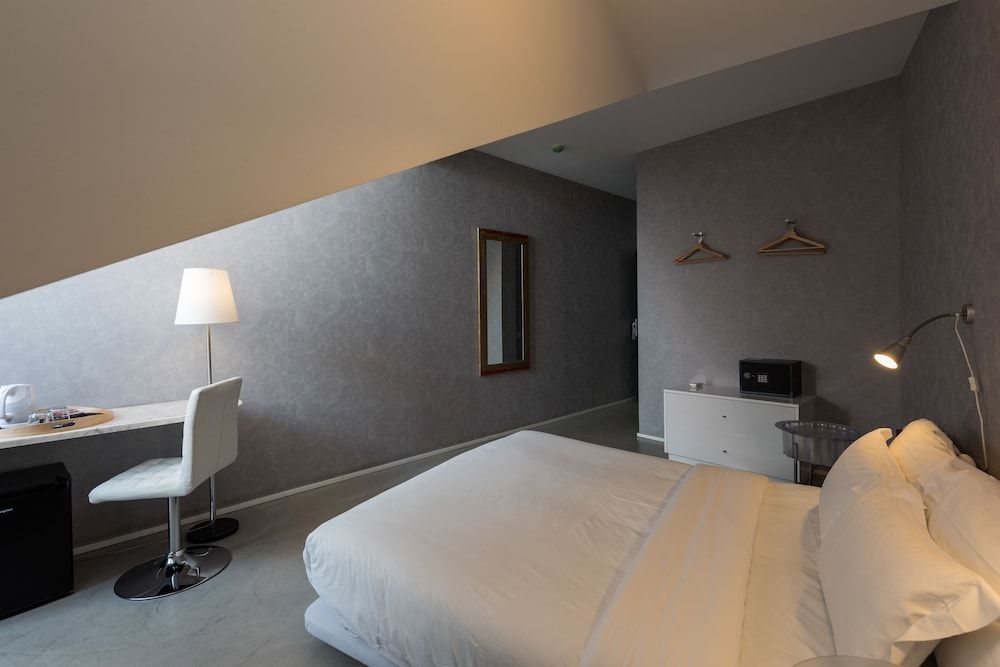 Alfama - Lisbon Lounge Suites Standard Double or Twin Room 3