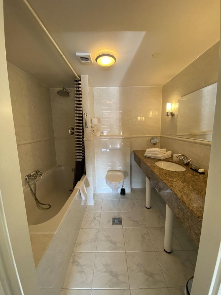 Hotel Bridges House Comfort Double Room, Bathtub (bathtub in room) 6