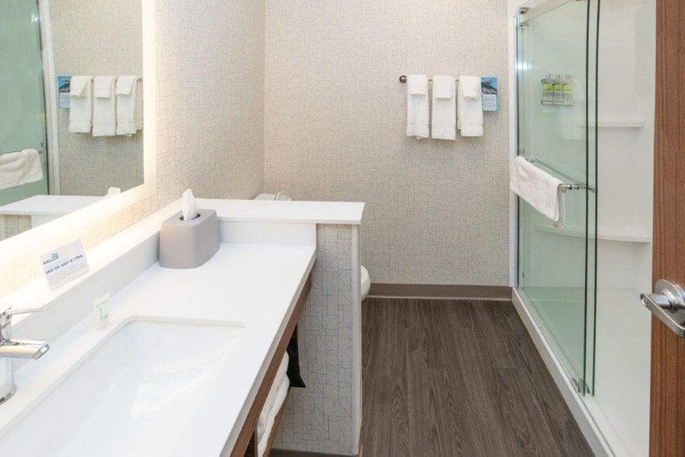 Standard Room, 1 King Bed, Accessible (Communications)