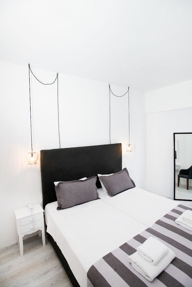 Superior Suite, Partial Ocean View