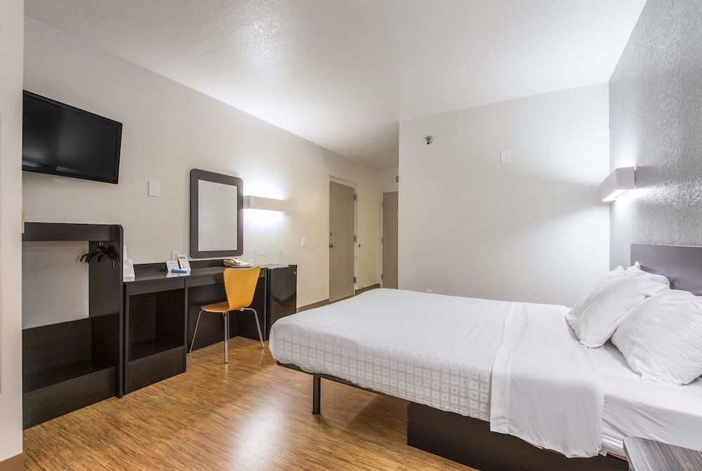 Room, 1 King Bed, Accessible, Non Smoking