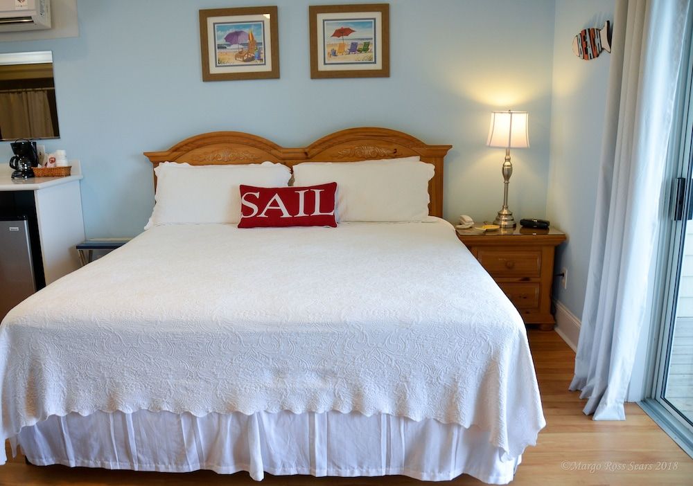 Standard Room, 1 King Bed, Non Smoking (Live Oak)