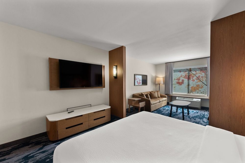 Suite, 1 King Bed with Sofa bed (Mobility Accessible, Roll-In Shower)